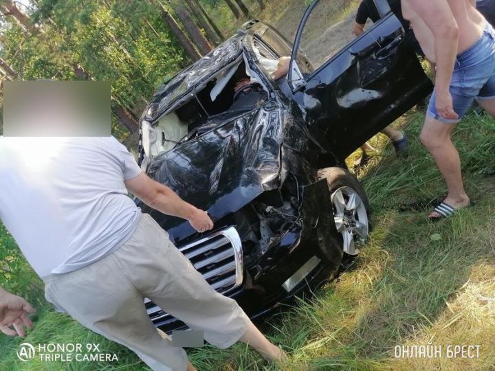 Первые кадры после ДТП, которое произошло в Брестской области под Малоритой