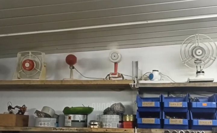 Читатель: Посмотрите, какая есть коллекция вентиляторов у моего друга :)