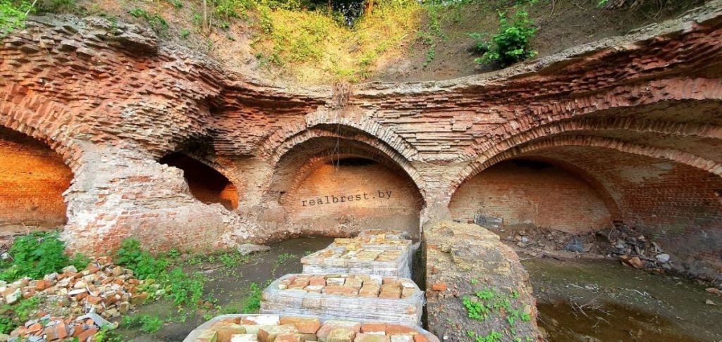 В Брестской крепости продолжается реставрация Южных ворот