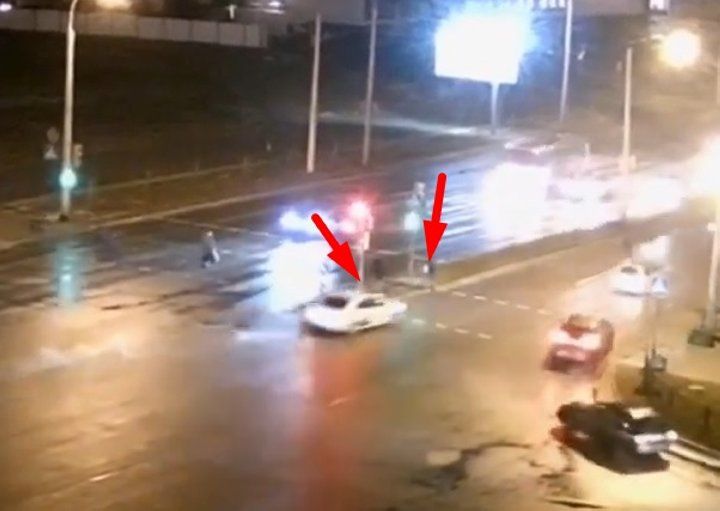 Появилось видео, как в Бресте водитель такси сбил человека