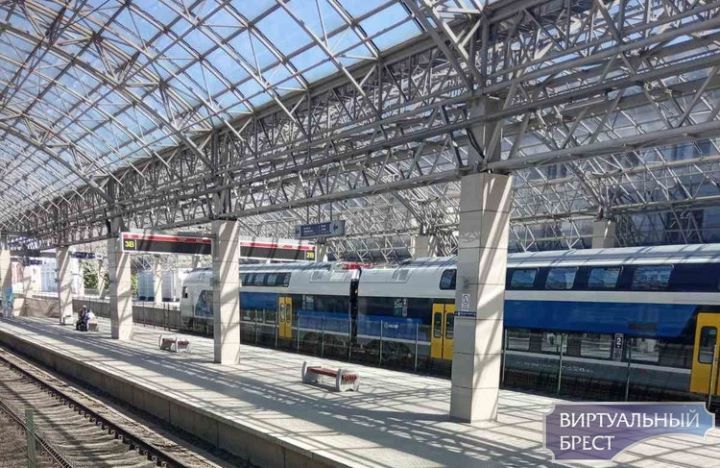 В Брест везут необычные «двухэтажные» вагоны. Как думаете, куда они дальше направляются?