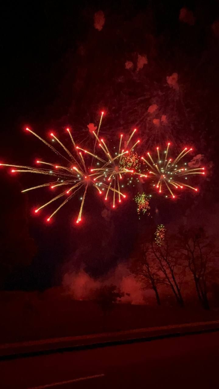 Праздничный салют в Бресте. Смотрите фото и видео