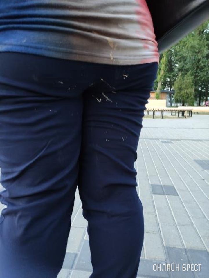 Брест, Набережная. Посидели 20 минут и краска осталась на одежде