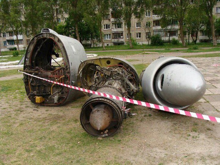 Читатель: Демонтаж самолёта на Востоке в Бресте, 2009 год