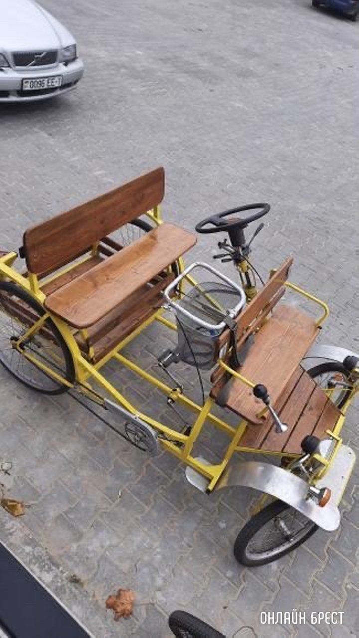 Читатель: Вот такое чудо техники катается по Дубровке в Бресте :)