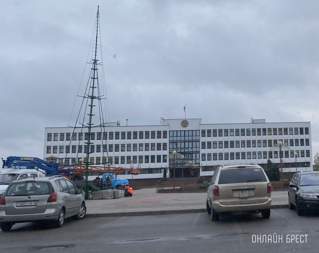 Читатель: Брест готовится к Новому году!