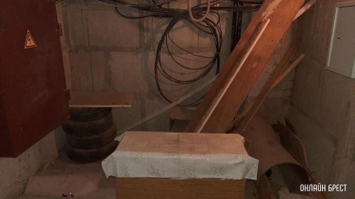 Брест. У каждого в подвале тоже такой движ-Париж?