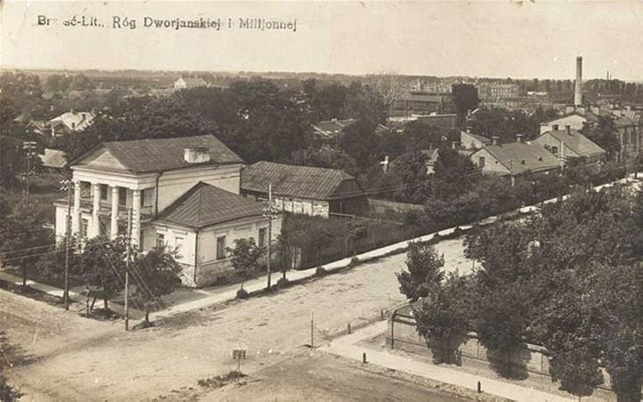 Особняки братьев Ягминов - первые кирпичные дома в Бресте после переноса города на новое место