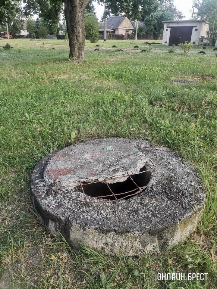 Читатель: Опасно! Нужно менять или ремонтировать люк. Брест, Граевка