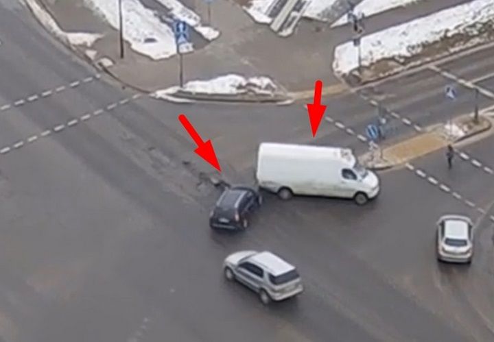 Опубликовано видео, как сегодня в Бресте на Махновича произошло ДТП