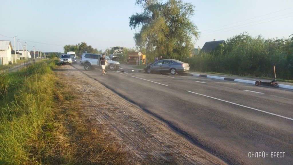 Возле Бреста пьяный бесправник совершил ДТП