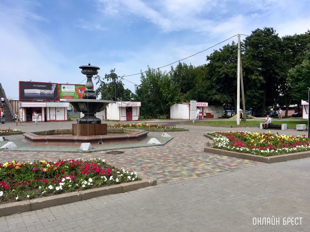 Помните, раньше стояли на Орджоникидзе в Бресте?