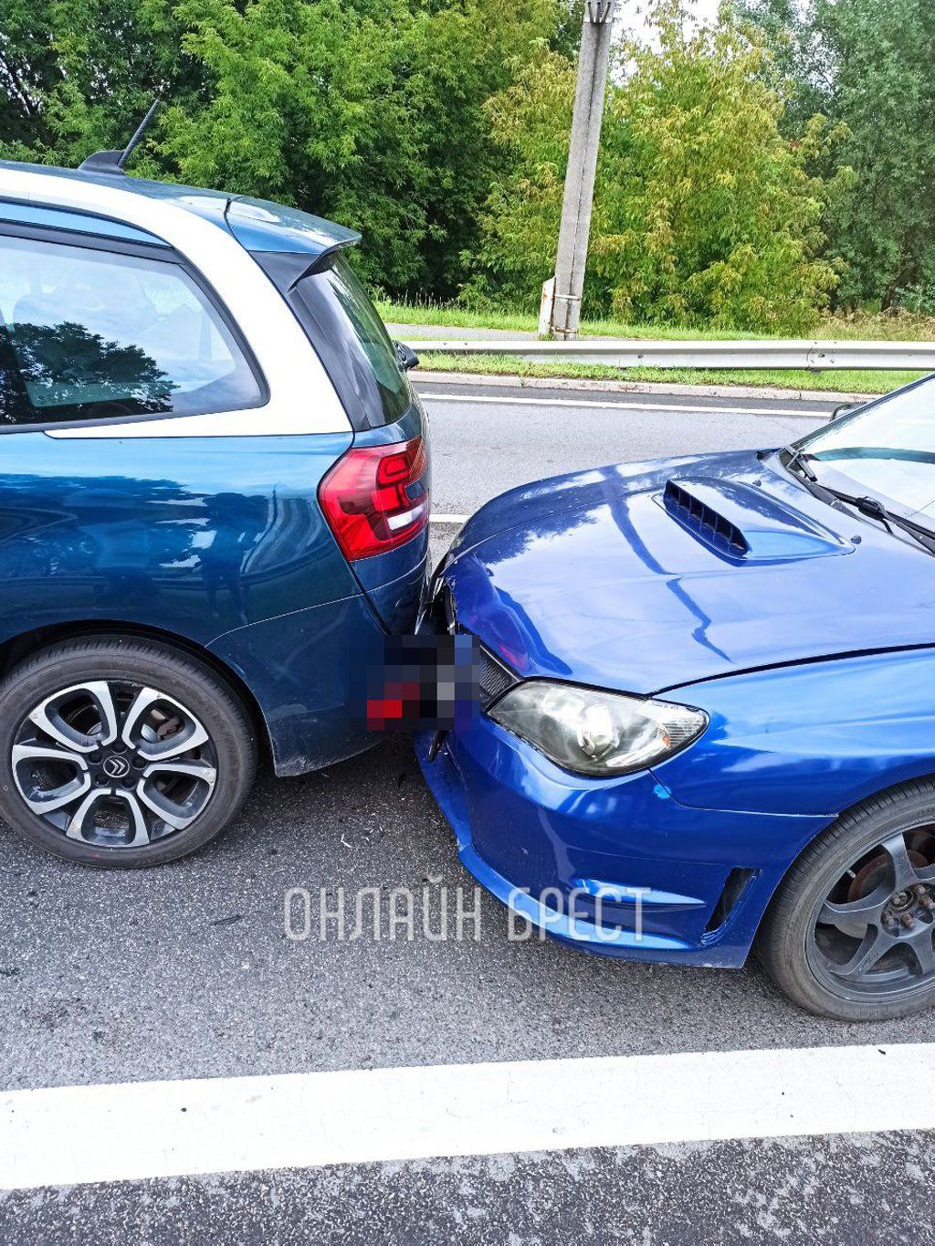 Читатель: Вчера, 25 июля, около 17:30 в Бресте на спуске с моста собрался «паровозик»