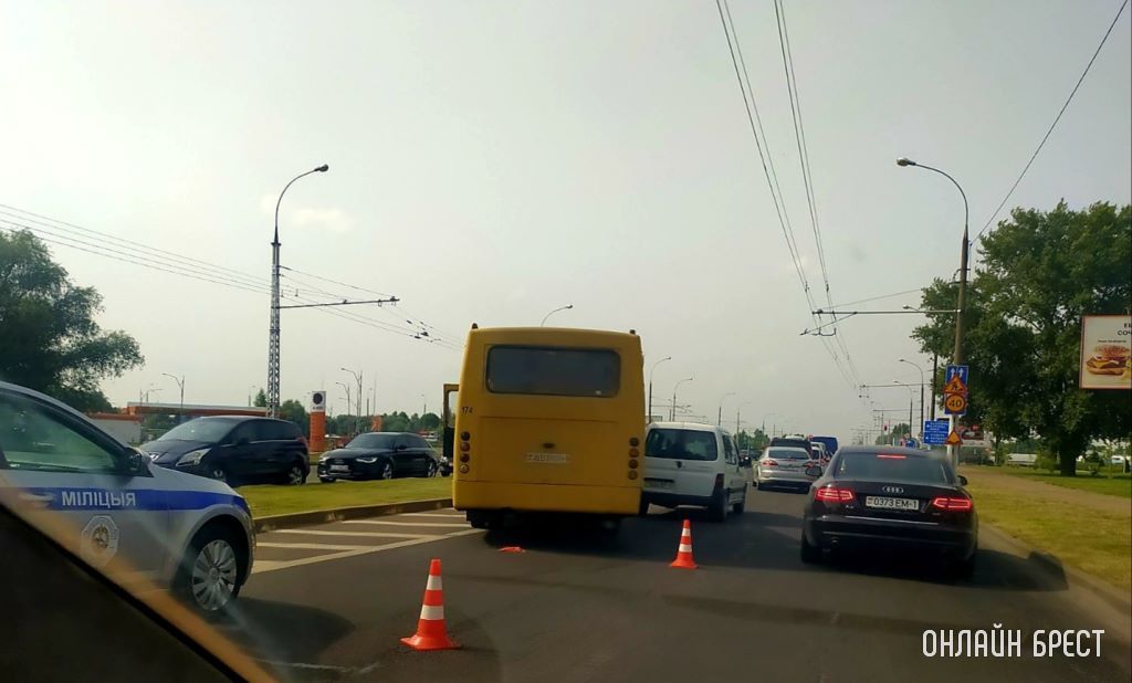Сегодня в Бресте автобус и троллейбус попали в ДТП