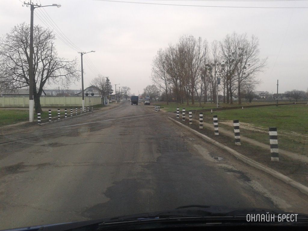 Читатель: Брест, Рябцева. Помните, как стояли на этих переездах? :)