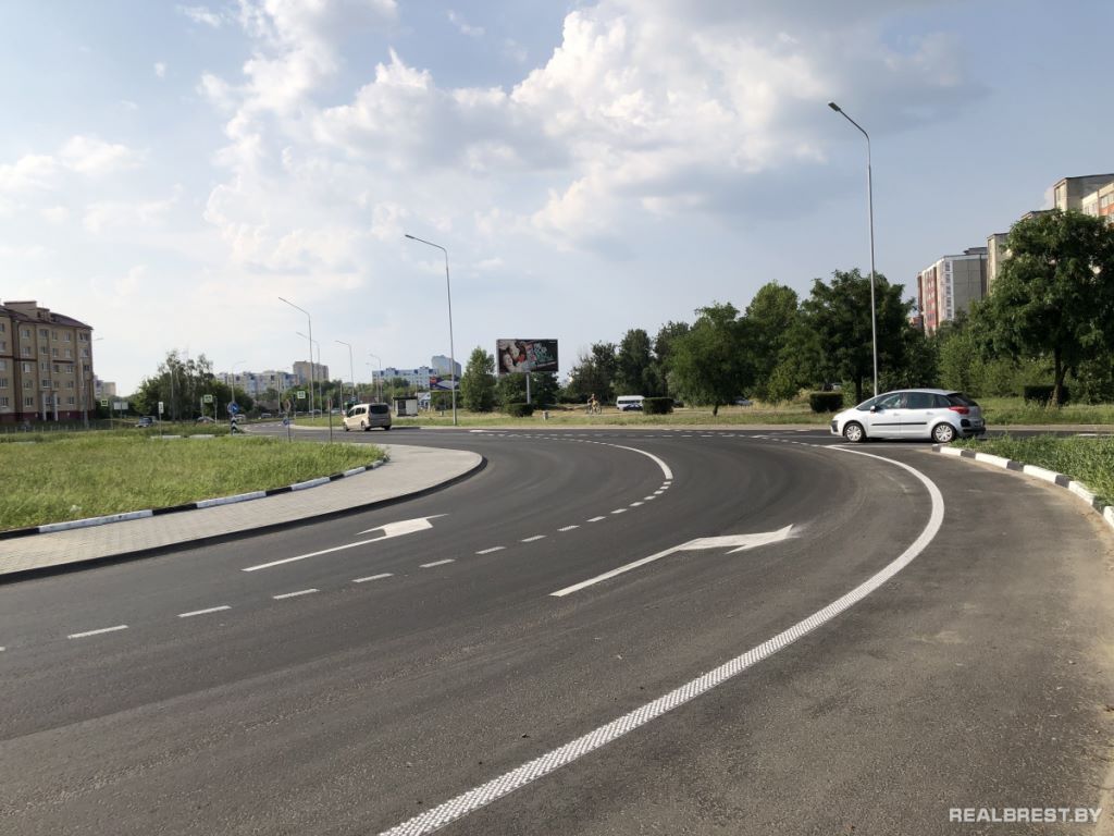 На Вульковском кольце в Бресте нанесли разметку и установили дорожные знаки