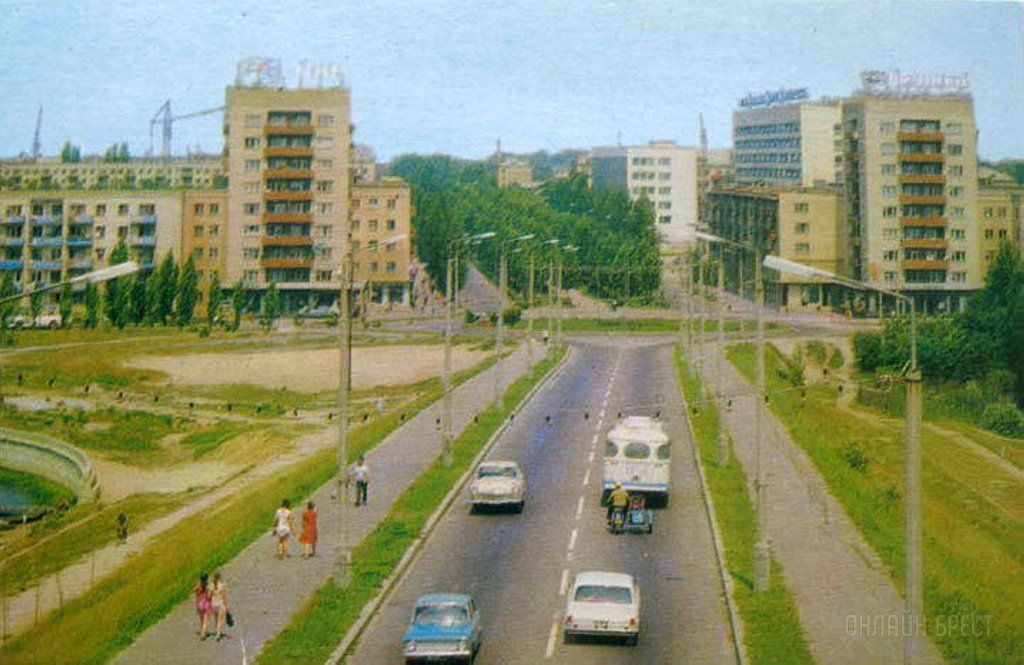 Читатель: бульвар Шевченко и Кобринский мост. Брест, 1973 год