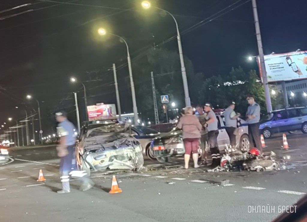Читатель: Ужасное ДТП произошло в Бресте на перекрёстке ул.Московской и Партизанского проспекта