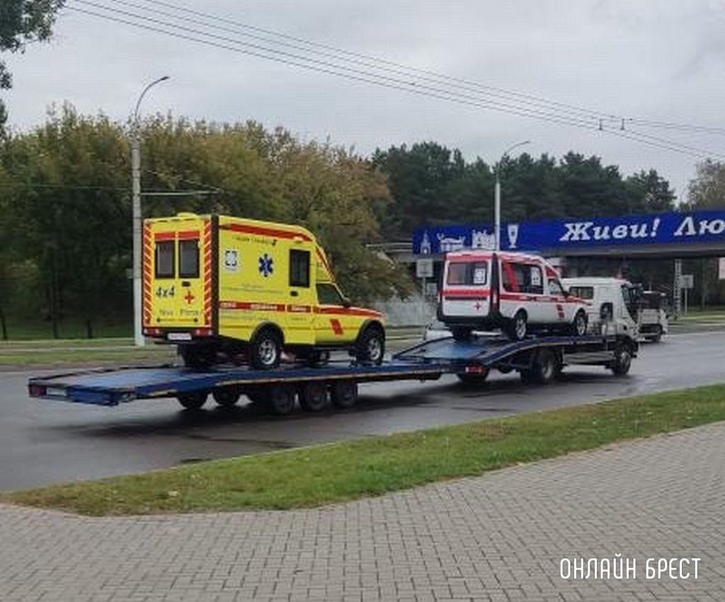 Читатель: Интересные мед. автомобили замечены в Бресте