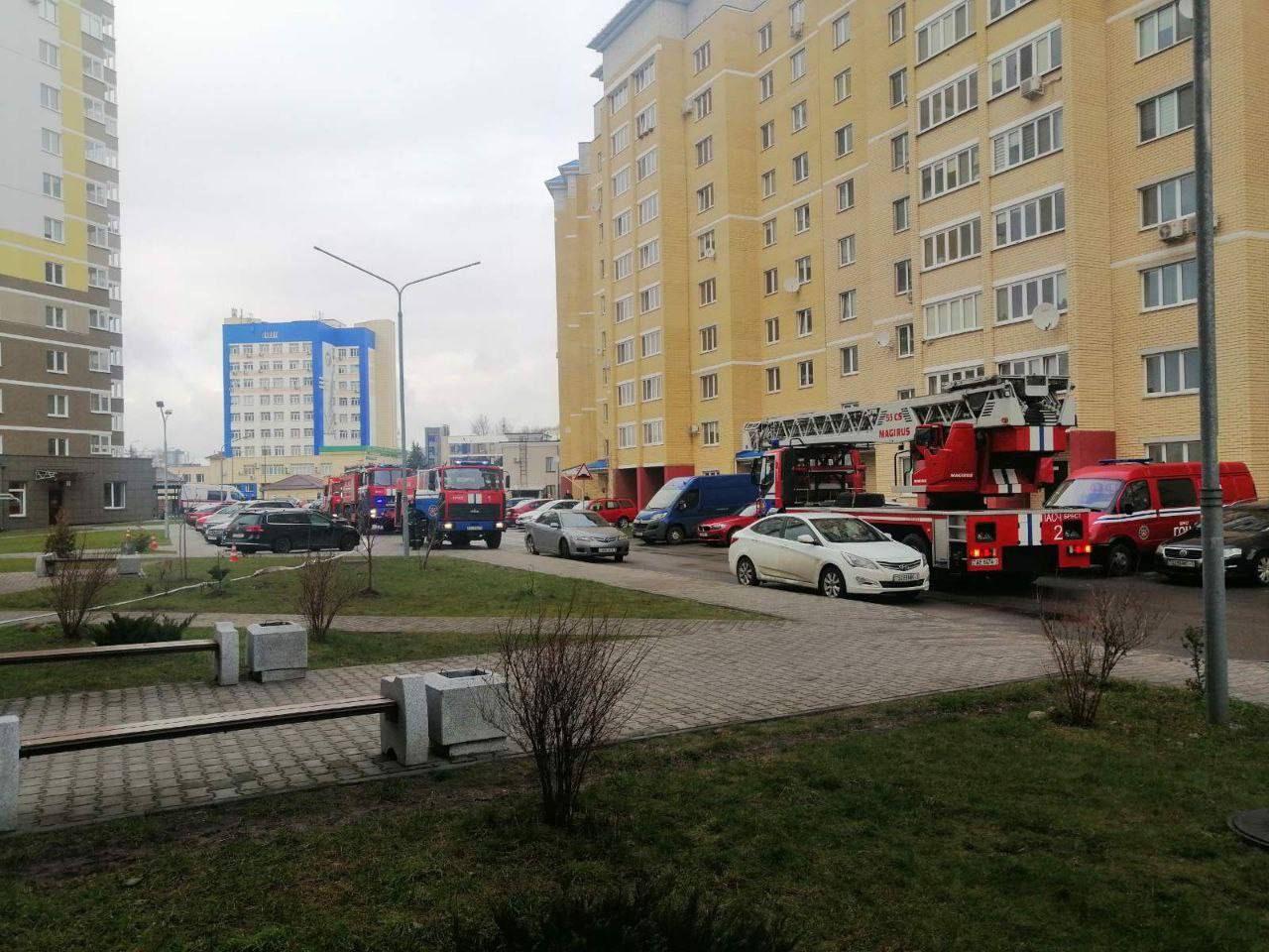 Сейчас в городе в жилом доме по улице Фомина, 12 проходят внеплановые учения подразделений МЧС