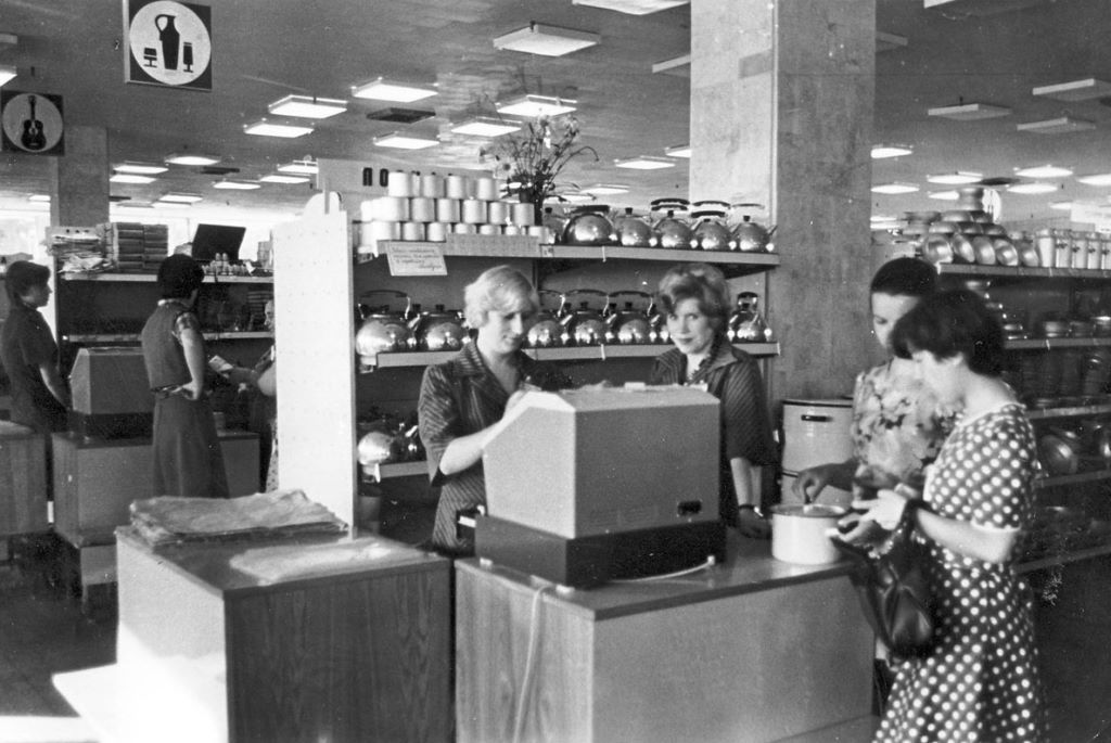 Брестский ЦУМ на старых фото времён СССР