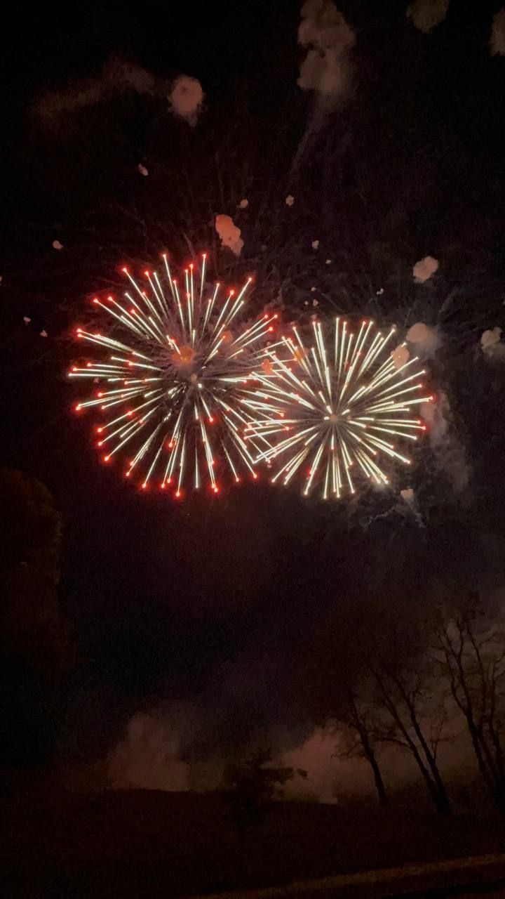 Праздничный салют в Бресте. Смотрите фото и видео