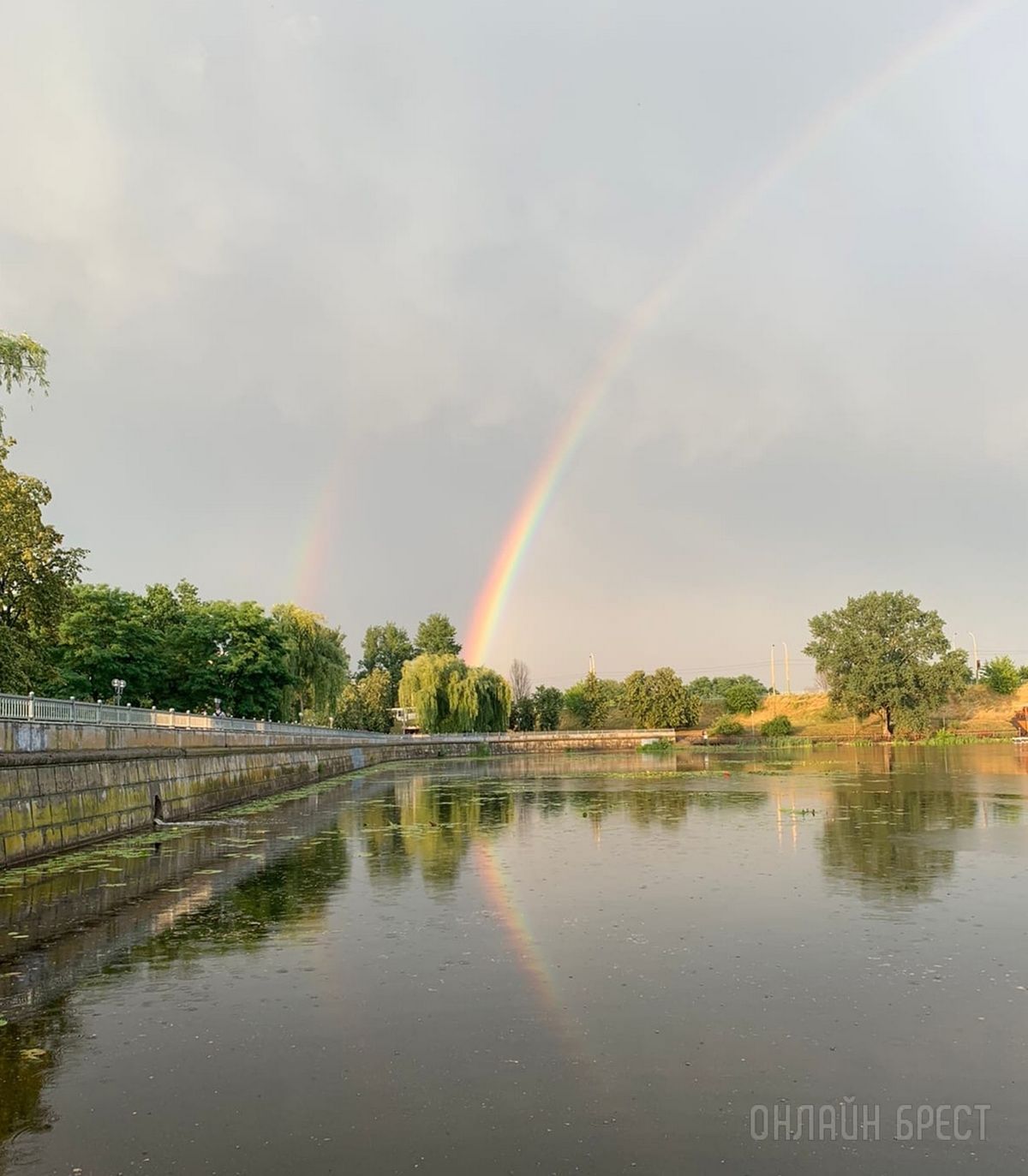 Читатель: Сегодня в Бресте была двойная радуга. Было красиво!