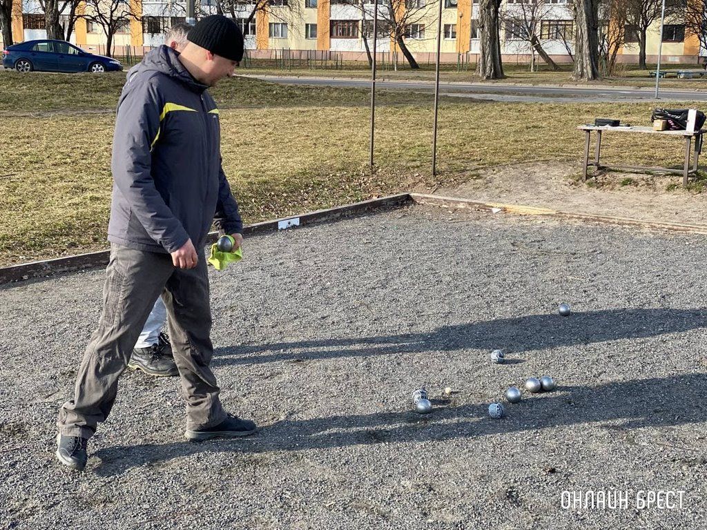 Читатель: Игра в петанк на Набережной Бреста
