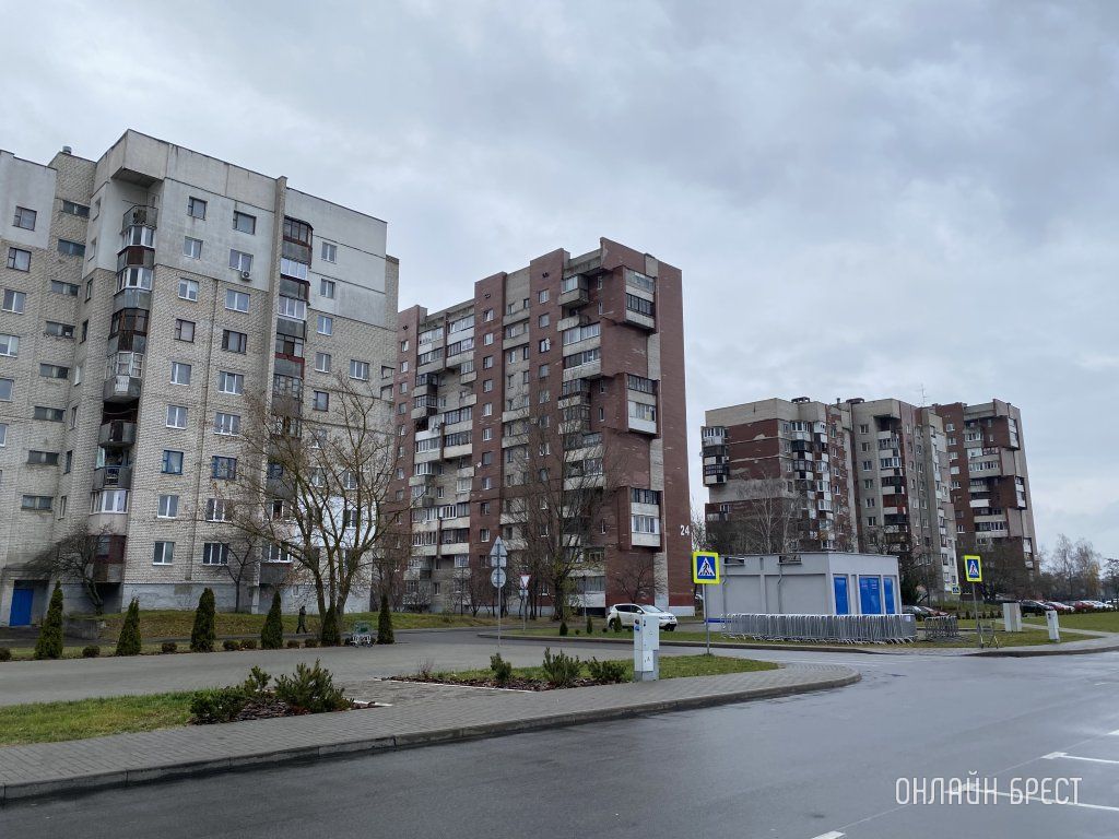 Читатель: Начали ремонтировать данные дома. Интересно, только этот или все?