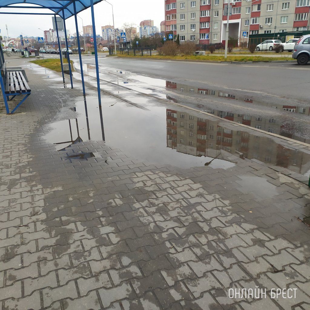 Читатель: И так после каждого дождя. Остановка Магазин на Вульке в Бресте