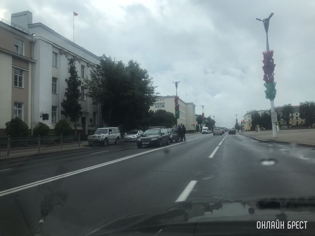Сегодня в Бресте произошло несколько ДТП. Подборка фото от очевидцев