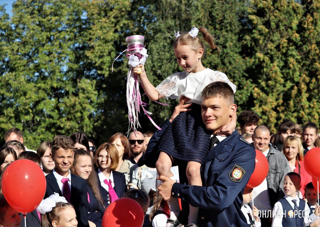 Читатель: День знаний в средней школе № 28 г. Бреста