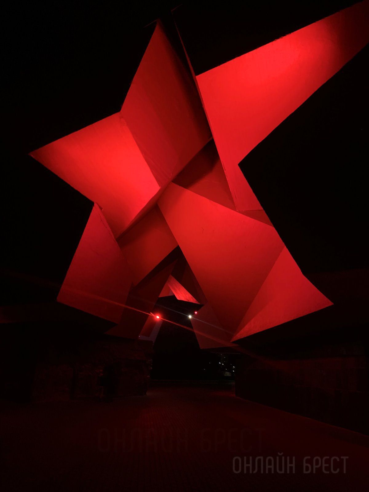 Главный вход в Брестскую крепость. Фото сделаны вчера