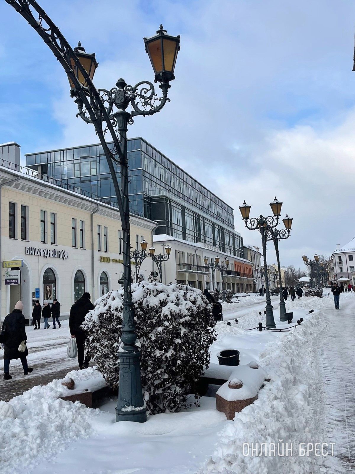 Красивая снежная Советская в Бресте. Фото сделаны сегодня