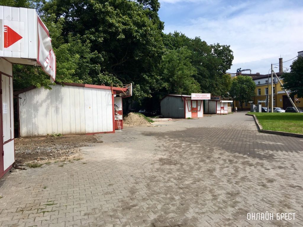 Помните, раньше стояли на Орджоникидзе в Бресте?