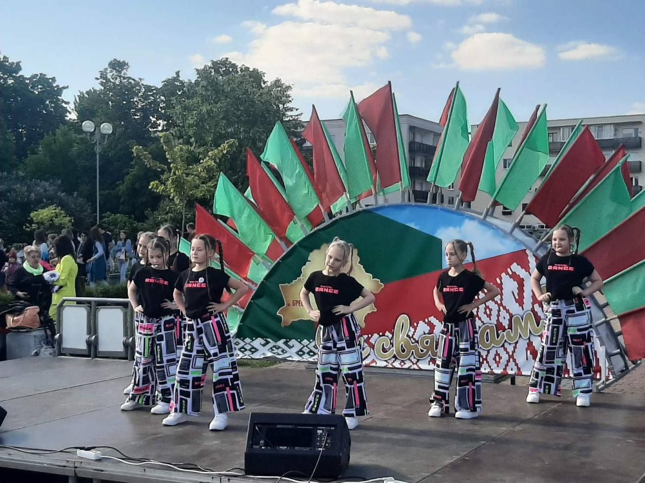 В Бресте проходит праздник для детей и родителей «Семейный причал», приуроченный к международному Дню семьи