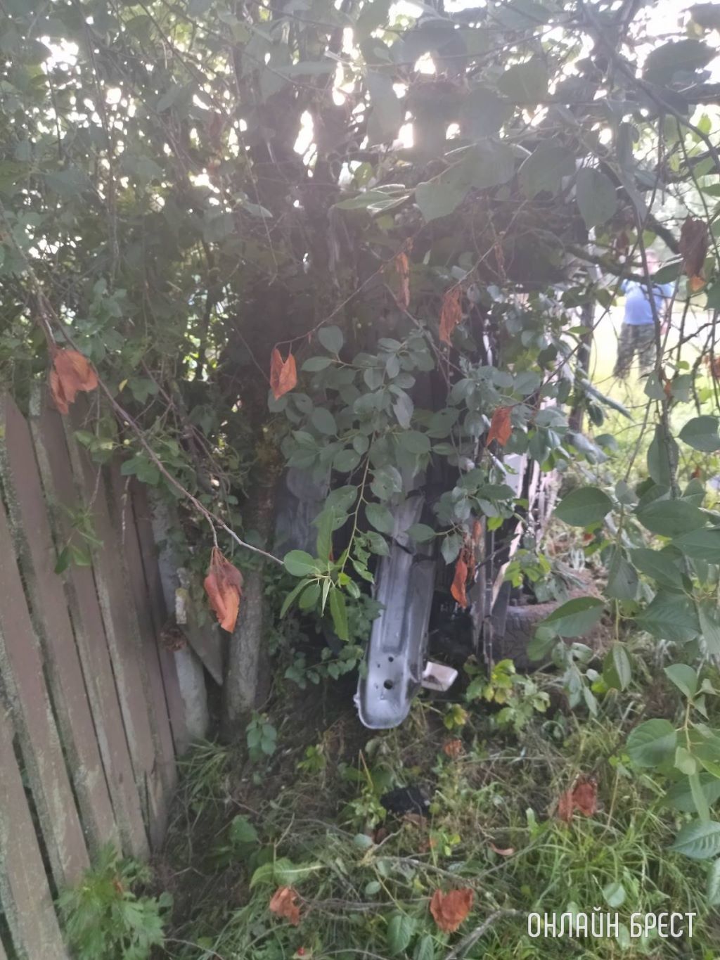 В Пружанском районе автомобиль в результате ДТП оказался на боку