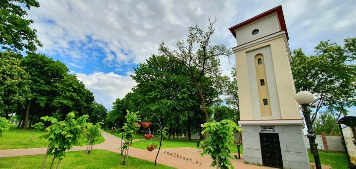 В Бресте в Городском саду снова появилась вода из скважины