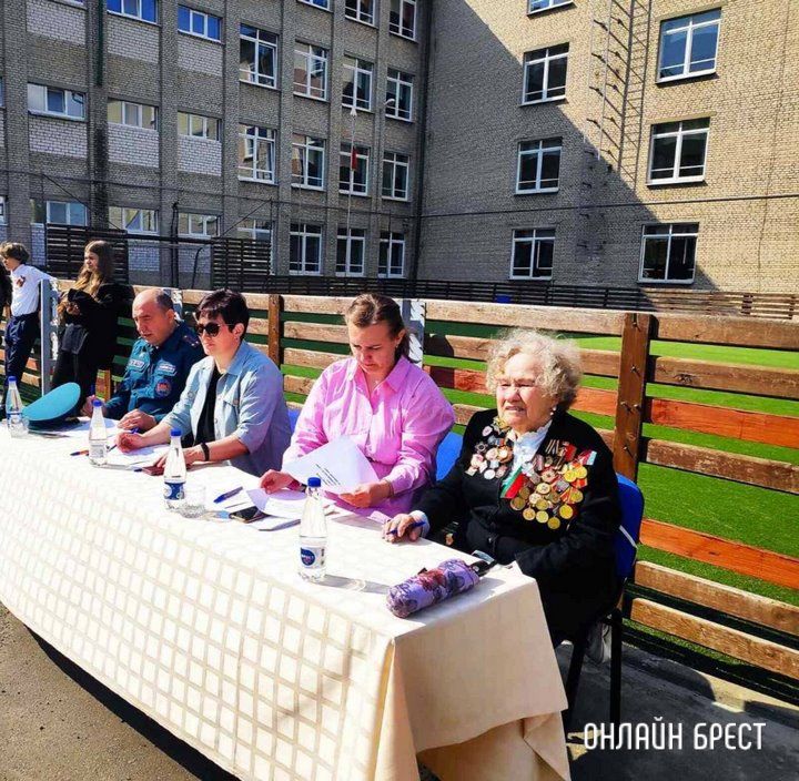 Накануне Дня Победы мы чаще, чем обычно, вспоминаем героев прошедшей войны и стараемся снова и снова доказать, что они не зря сражались за мирное будущее своих потомков