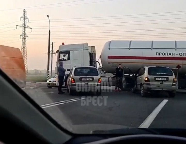 Читатель: Как так получилось? Неизвестно. Сегодня возле Бреста