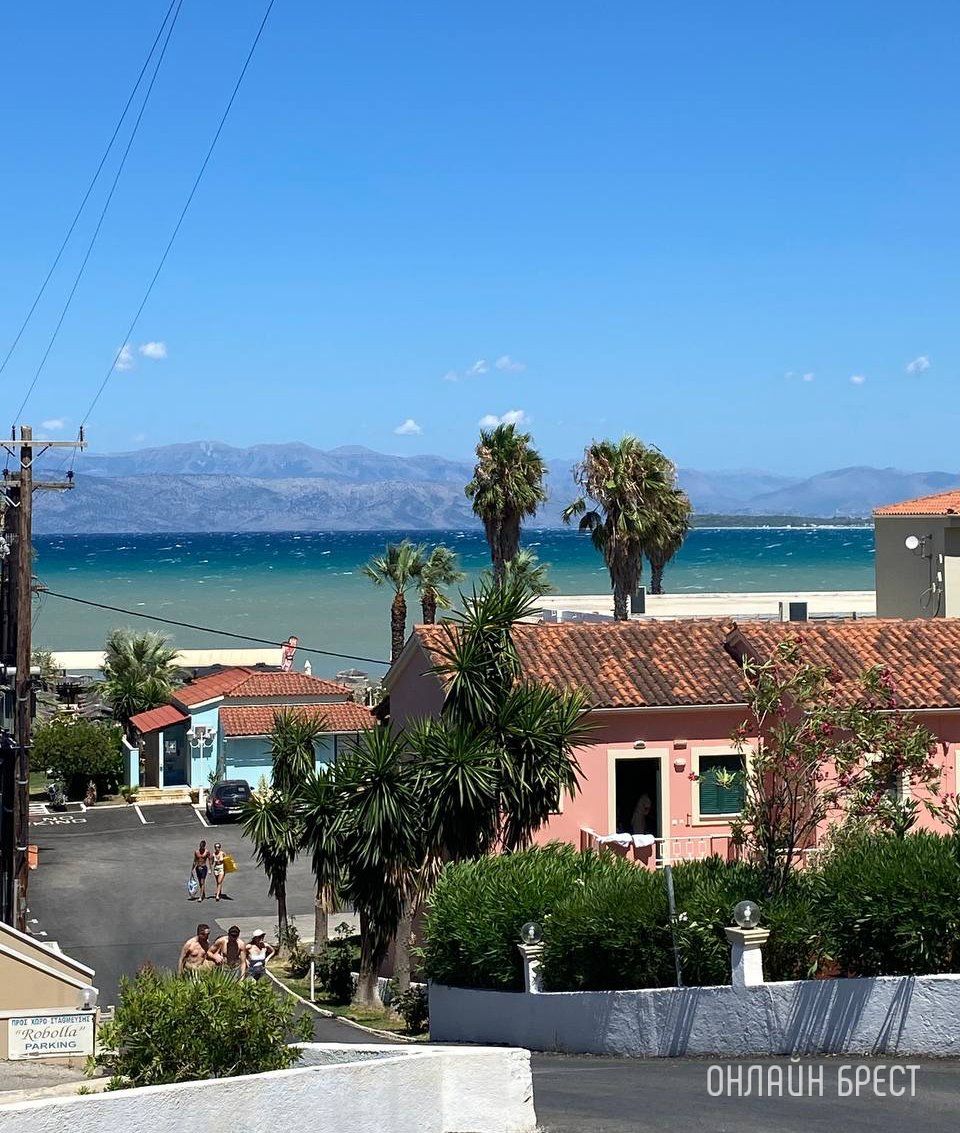 Читатель: Привет Бресту из жаркого Корфу