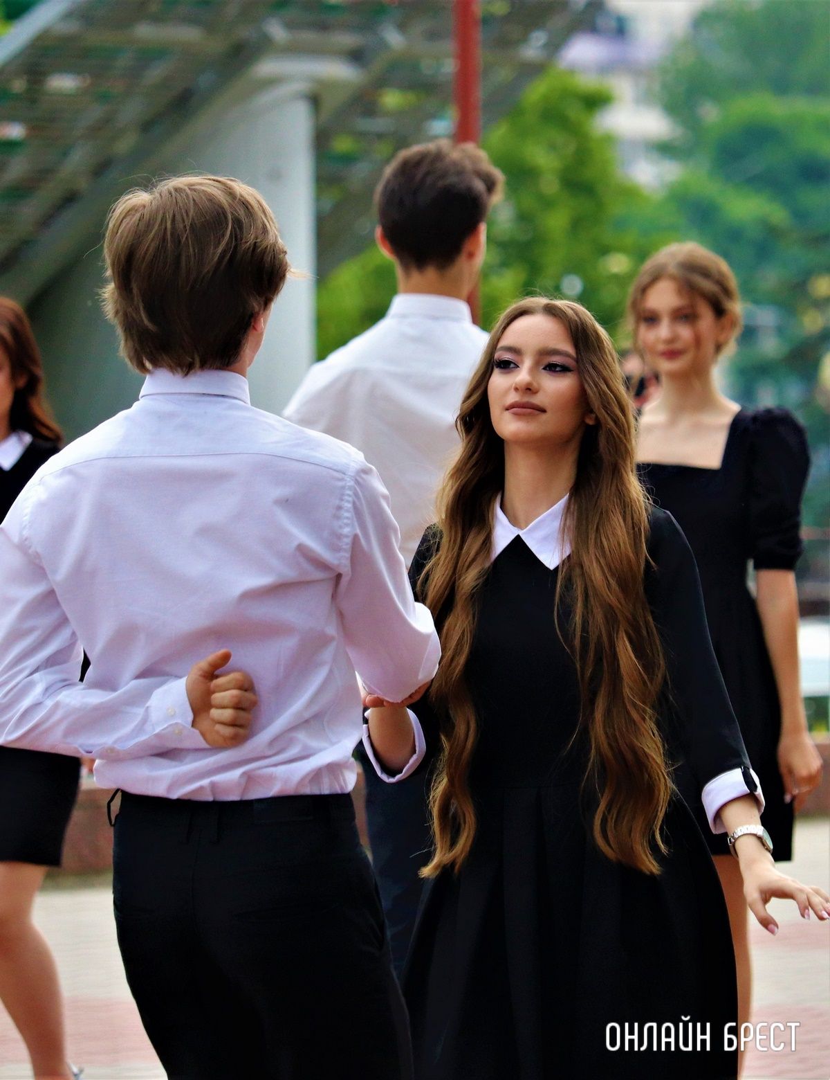 Читатель: Школьный вальс на празднике выпускников Московского района г. Бреста