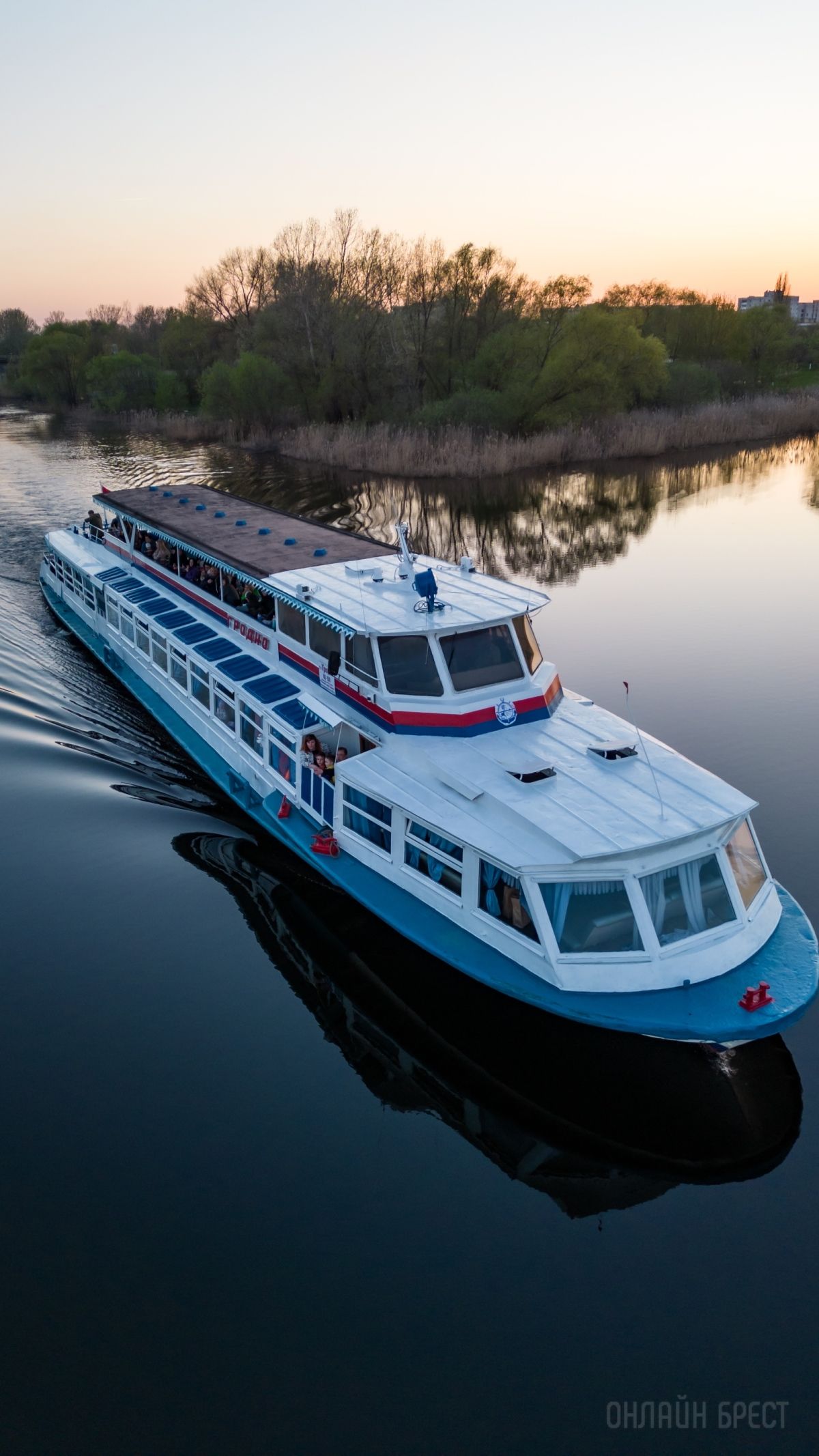 Теплоход Гродно начал курсировать по Мухавцу в Бресте