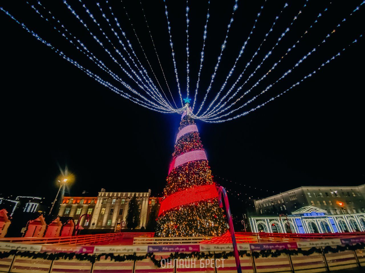Новогодняя иллюминация в Бресте