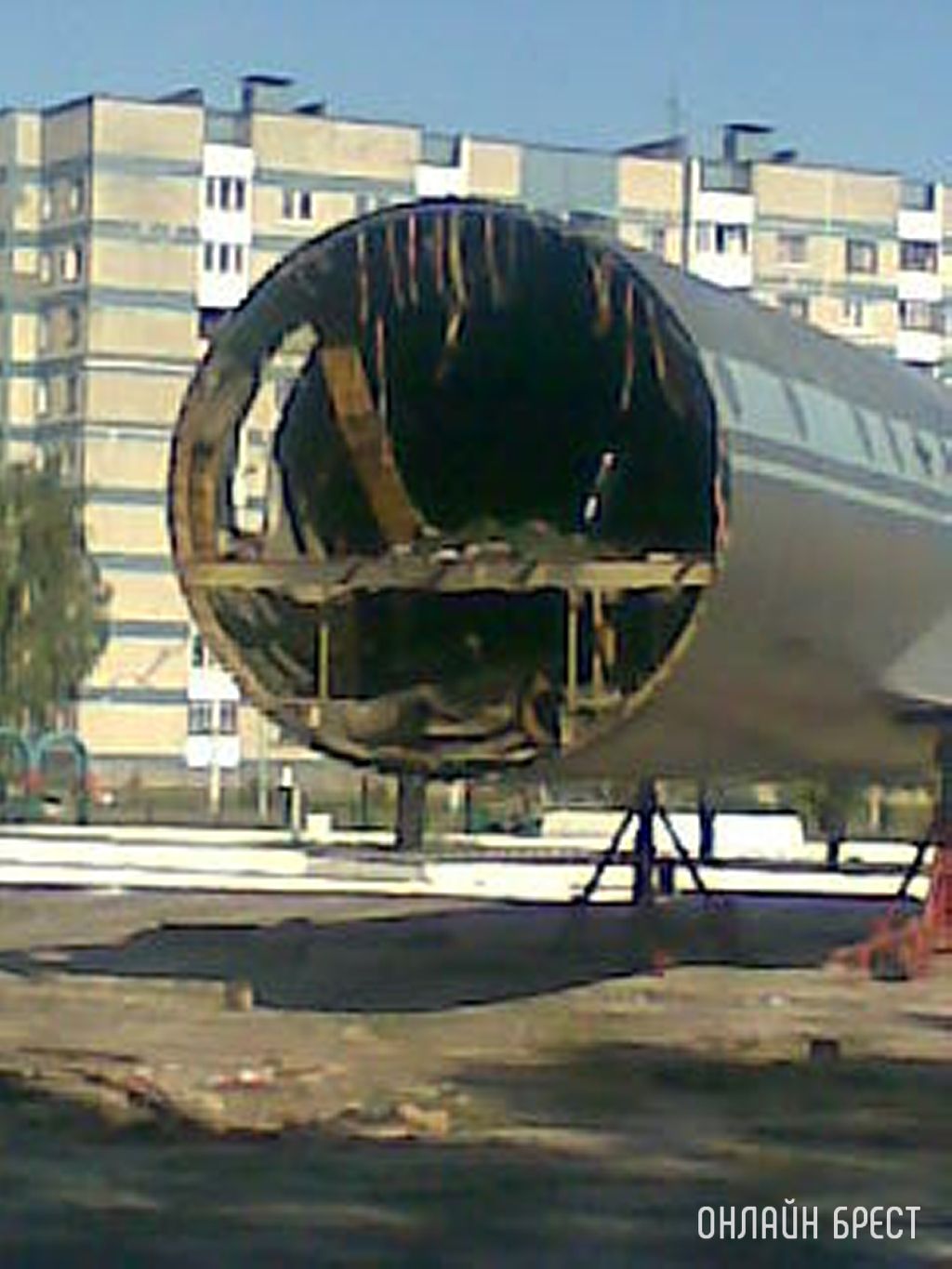 Помните самолет Ил-18 на улице Гаврилова в Бресте? Нашёл архивные фотографии, как его разбирали