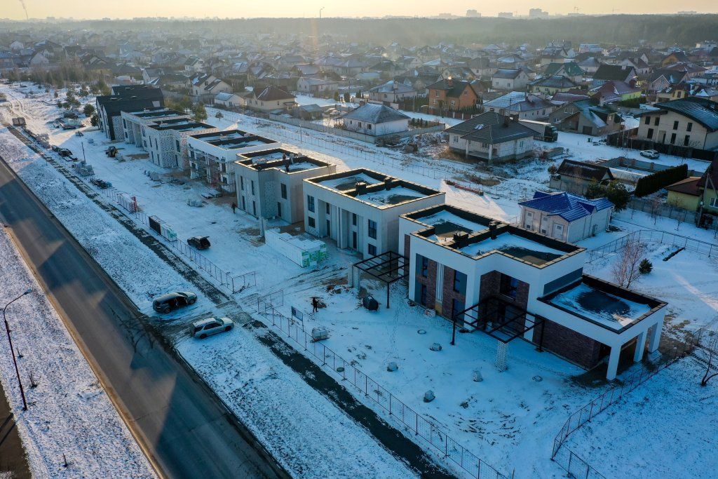 Плоска. Как выглядит район Бреста, где возводят квартал таунхаусов