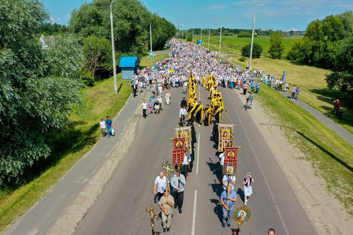 Сегодня в Бресте прошел Крестный ход