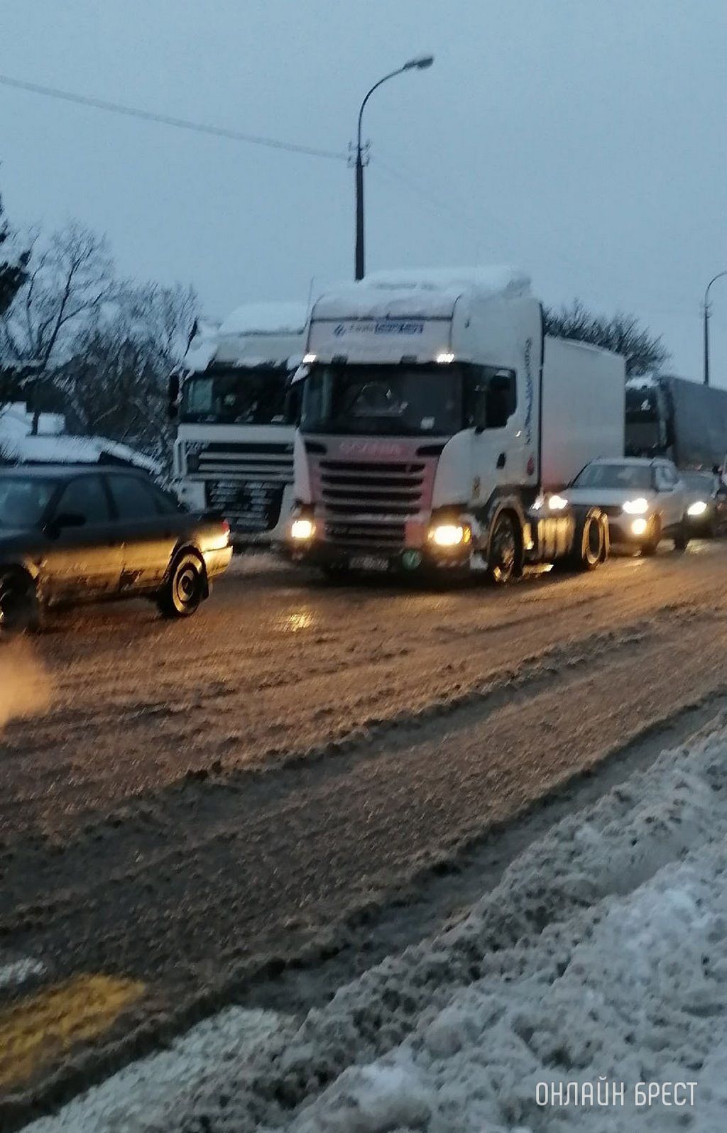 Читатель: Вот такой сегодня затор образовался. Брест, Катин Бор