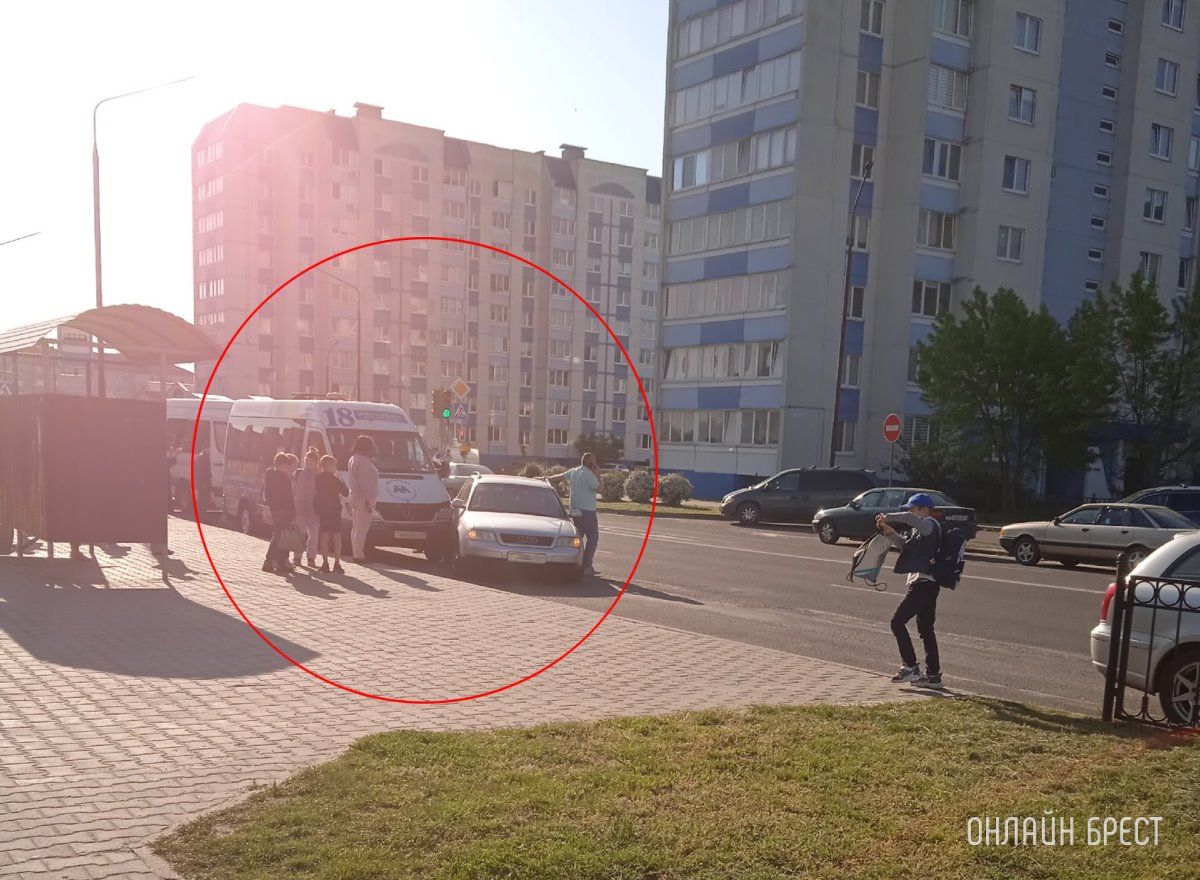 Читатель: Сегодня утром в Бресте на ул.Колесника, возле первой школы