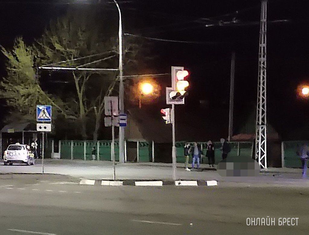 Читатель: На Московской в Бресте что-то случилось. Предположительно: человека сбила машина